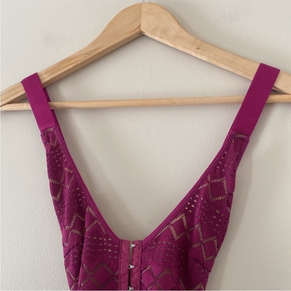 New Intimately Free People Thank You Never Lace Thong Bodysuit Magenta Size XS - Picture 6 of 16